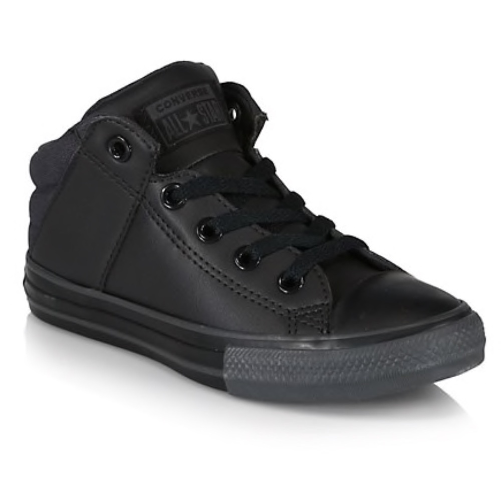 NEW Axel Faux Leather Sneakers Size 6